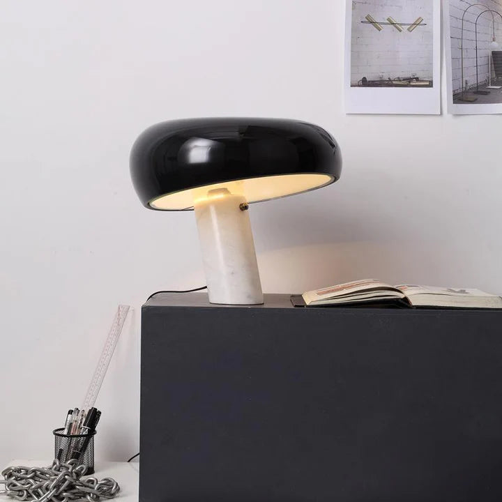 Stooni Elegant Designbordslampa i Marmor